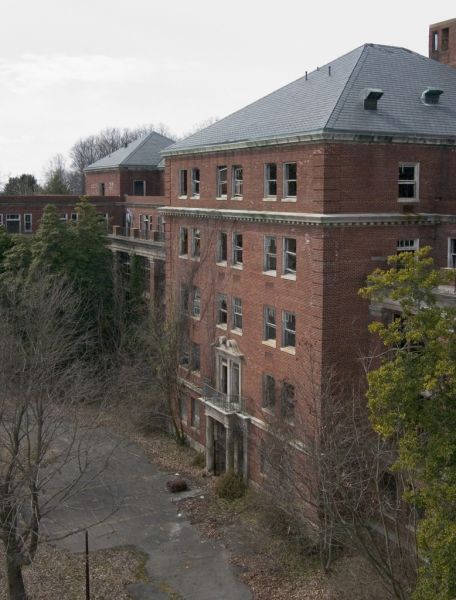 Red And Gray - Photo Of The Abandoned Glenn Dale Hospital